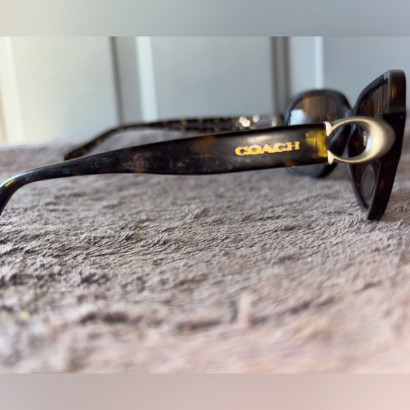 Coach tortoiseshell sunglasses - Picture 6 of 6